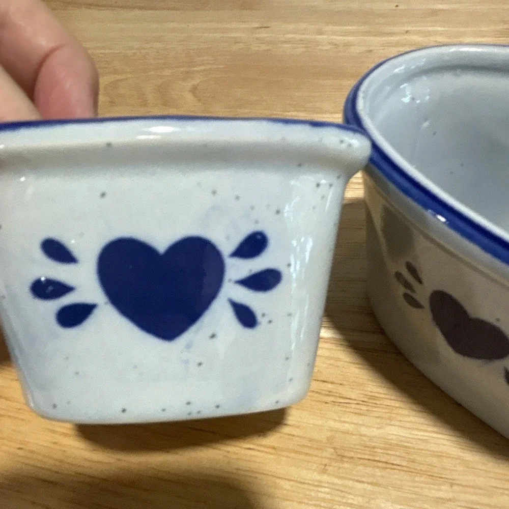 3 Adorable Crock-like Heart-Shaped and patterned Bowls Gray/Blue Glossy